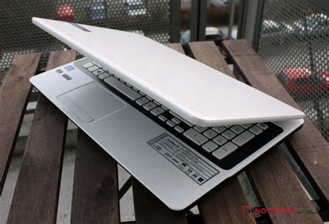 Review Packard Bell EasyNote LV44HC Notebook